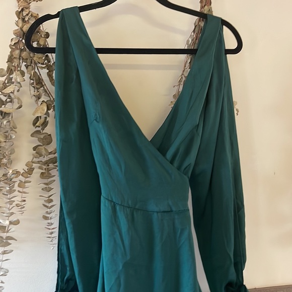 Emerald Green silk flowy wrap around dress - Picture 5 of 8